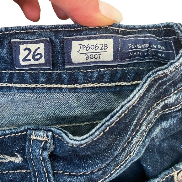 MISS ME  | STAR STUDDED PEACE SIGN BOOT CUT JEANS  SZ 26 - Picture 12 of 13